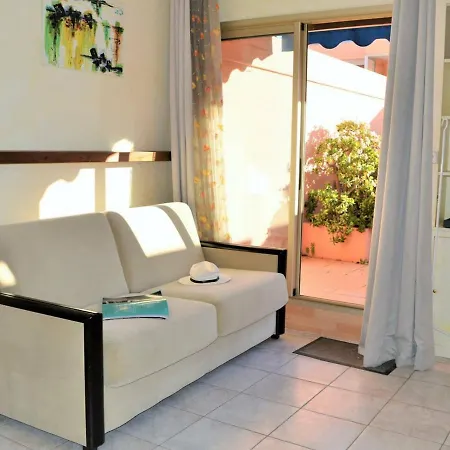 Le Lavandou, 1 Pièce, 4 Personnes - Fr-1-251-223 Appartement Le Lavandou