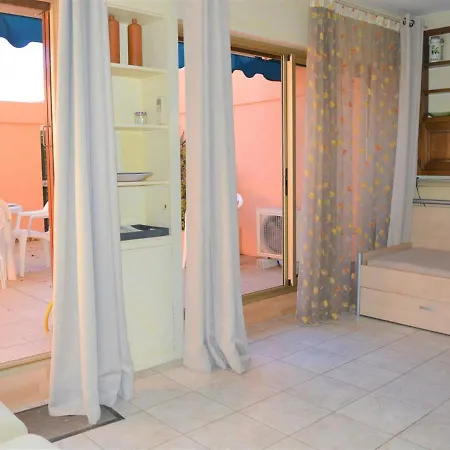 Appartement Le Lavandou, 1 Pièce, 4 Personnes - Fr-1-251-223 *