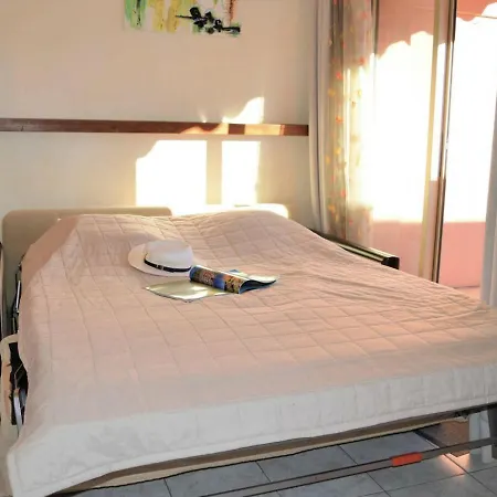 Le Lavandou, 1 Pièce, 4 Personnes - Fr-1-251-223 Appartement *