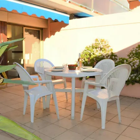 Au Lavandou Avec Terrasse Sud, Climatisation Et Garage - Fr-1-251-223 * Le Lavandou
